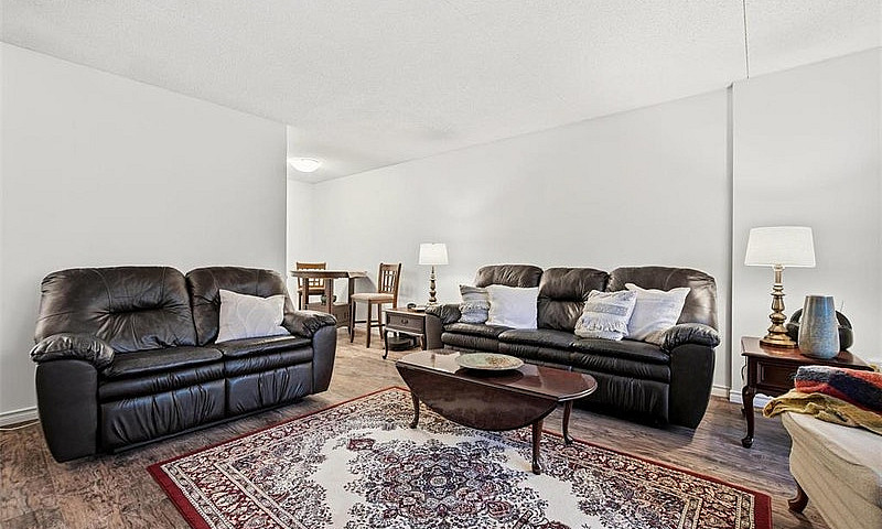 4B 1975 Corydon Aven...