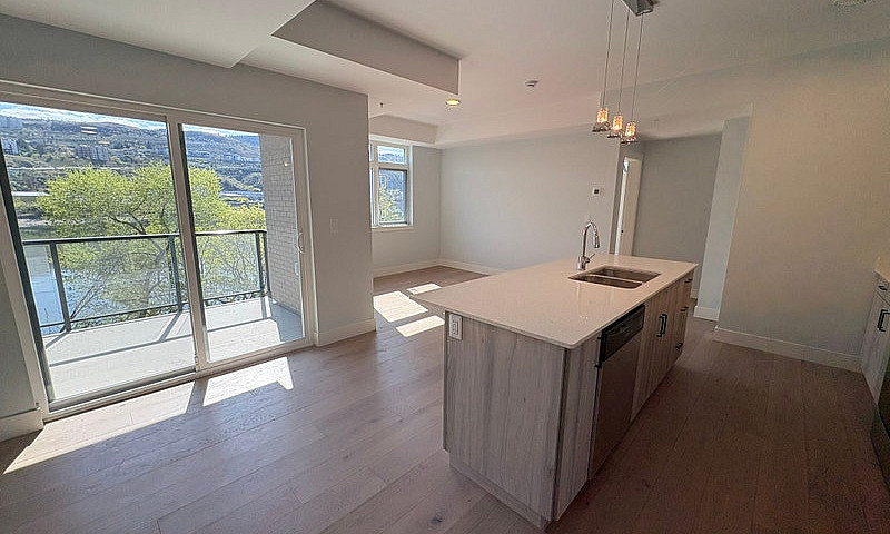 2 Bedroom, 2 Bathroo...