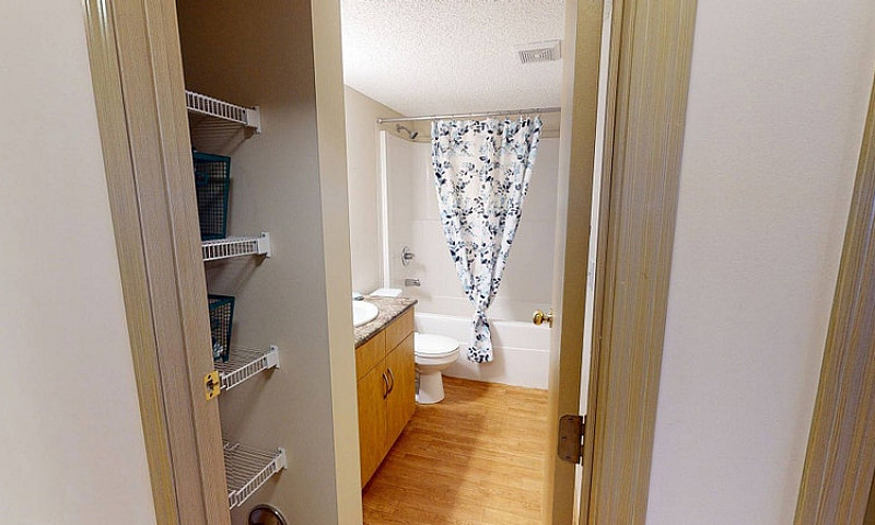 2 Bed X 1 Bath Apart...