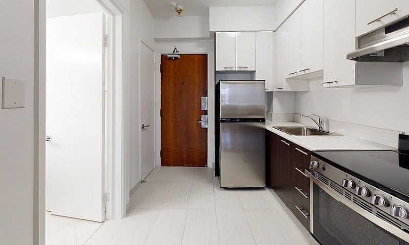 4875 Dufferin: Apart...