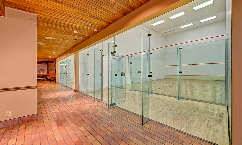 Sizable, Quiet 2 Bed...