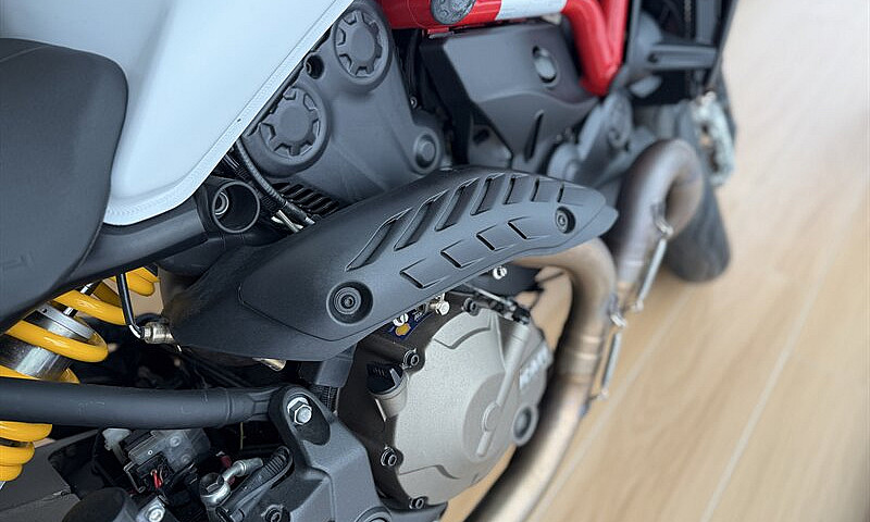 2016 Ducati Monster ...