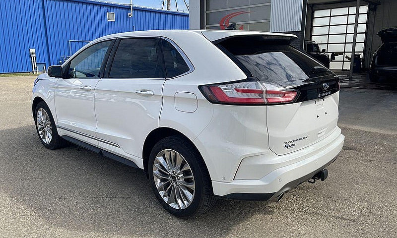 2022 Ford Edge Titan...