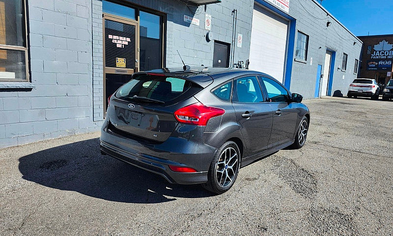 2017 Ford Focus Se *...