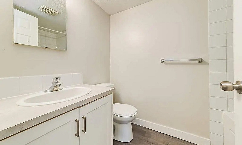 Apartments With In S...