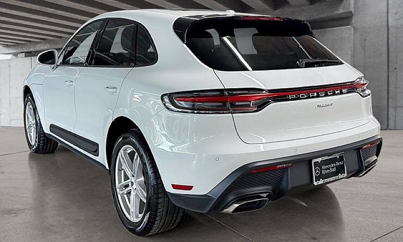 2023 Porsche Macan B...