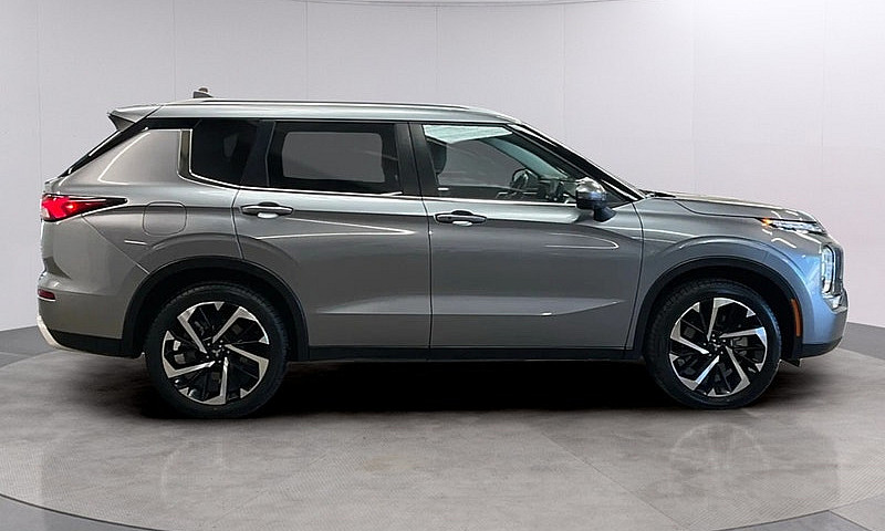 2024 Mitsubishi Outl...