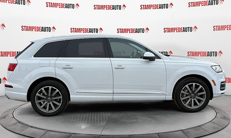 2019 Audi Q7 Progres...