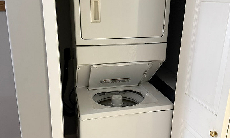 3 Bedroom Basement S...