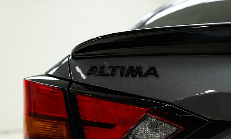 2022 Nissan Altima 2...