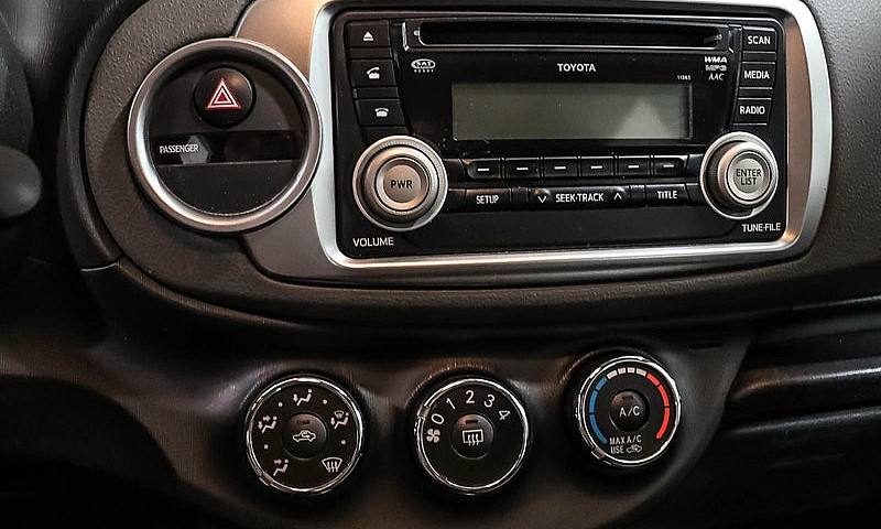 2014 Toyota Yaris Le...