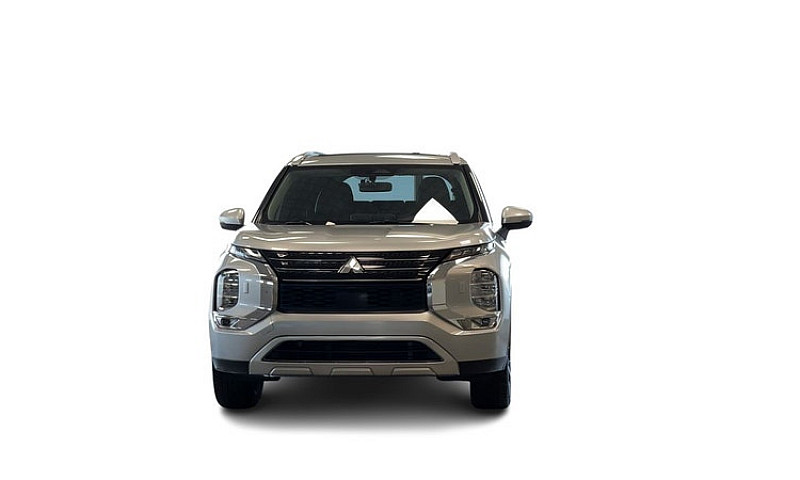 2023 Mitsubishi Outl...