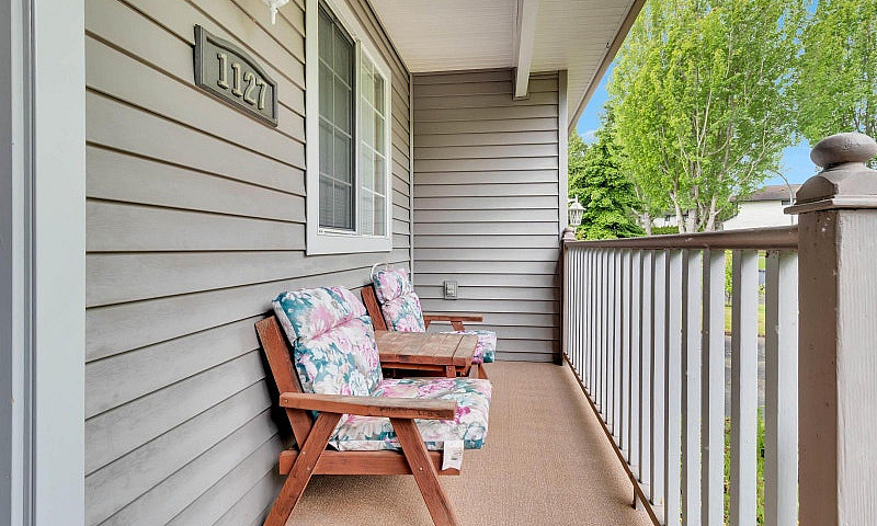 1127 161A Street Sur...