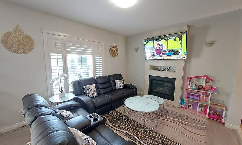Spacious 4-Bedroom W...