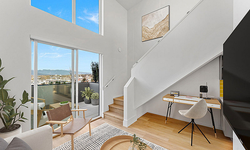 2 Level 2 Bed And De...