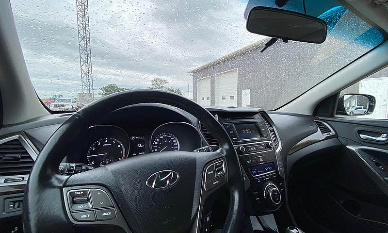 2017 Hyundai Santa F...