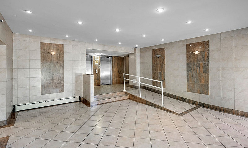 Northshore Apartment...