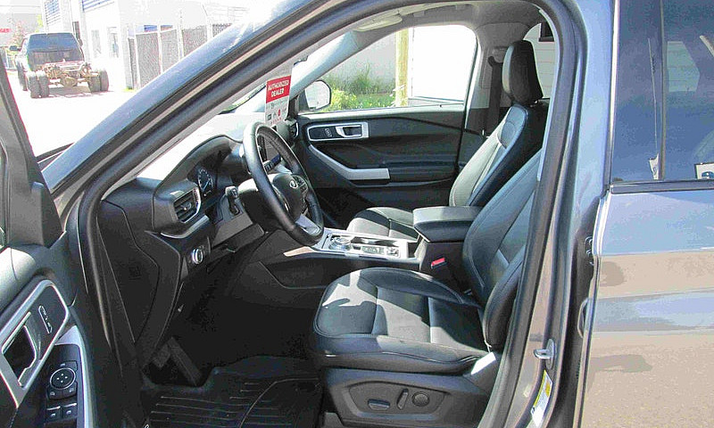 2022 Ford Explorer X...