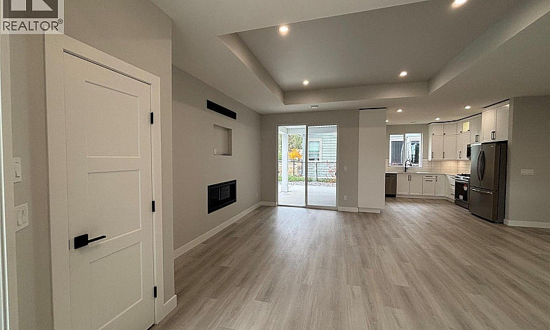 574 Meadowlark Avenu...