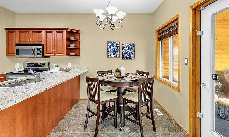 5-Bedroom House In T...