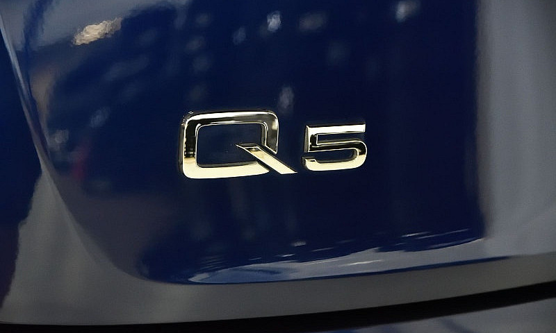 2022 Audi Q5 Komfort...
