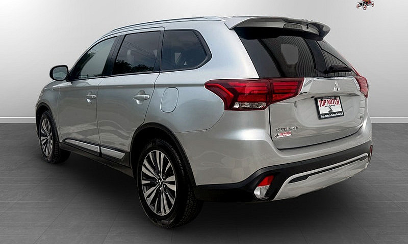 2020 Mitsubishi Outl...