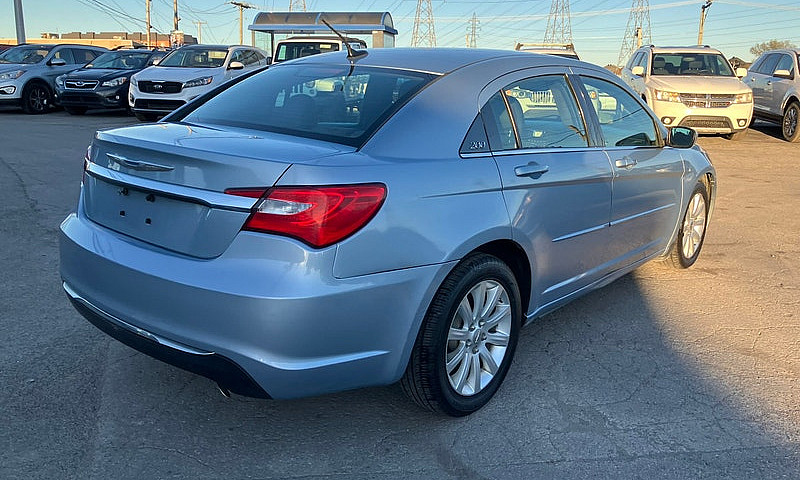 2012 Chrysler 200 To...