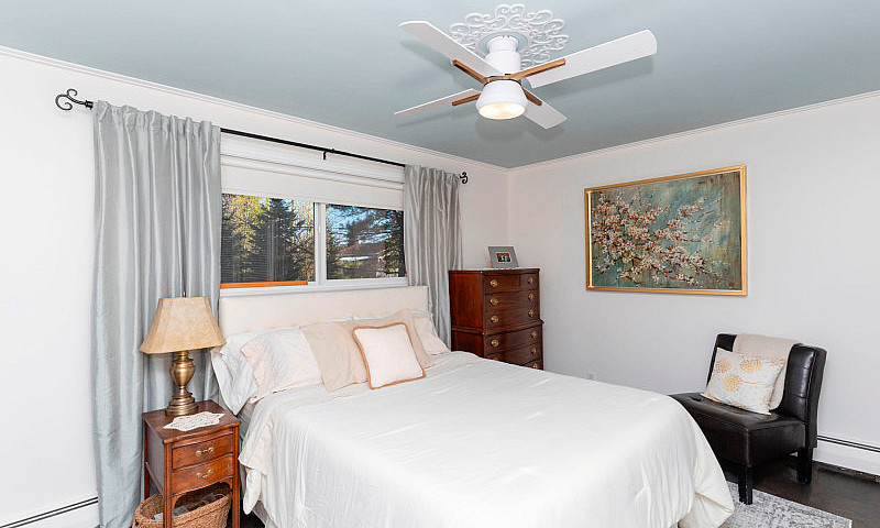 ***3466 Rosslyn Road...