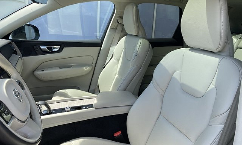 2024 Volvo Xc60 Plus...