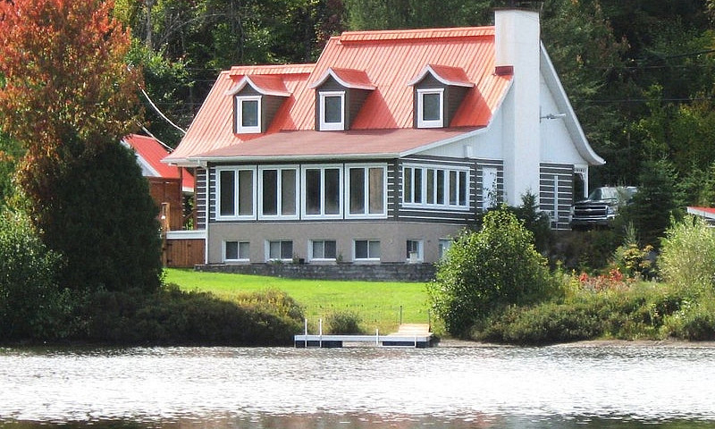 $725,000 - 1 1/2 Sto...
