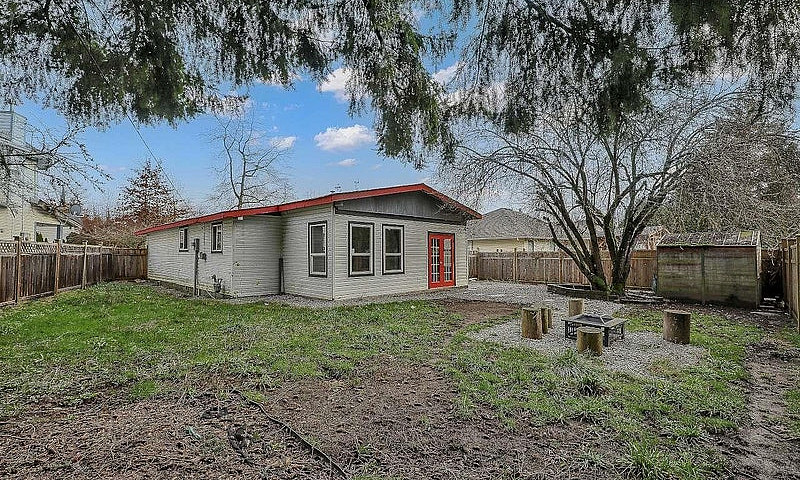 21635 50A Avenue Lan...