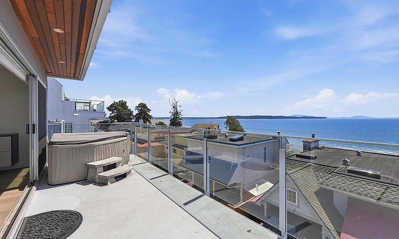 15240 Victoria Avenu...