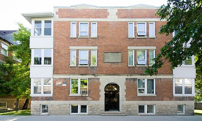 149 Langside - Large...