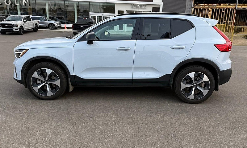 2024 Volvo Xc40 B5 P...
