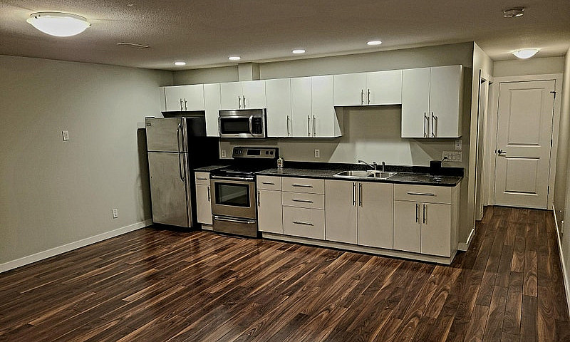 1 Bedroom Basement S...