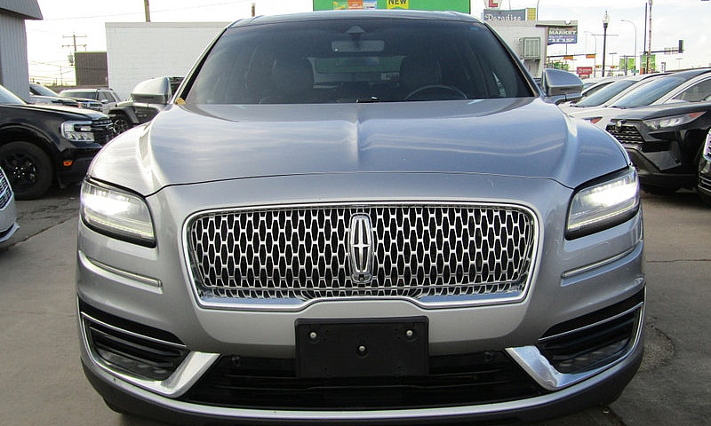 2020 Lincoln Nautilu...