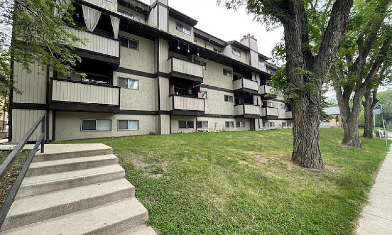 Spacious 2 Level 2 B...