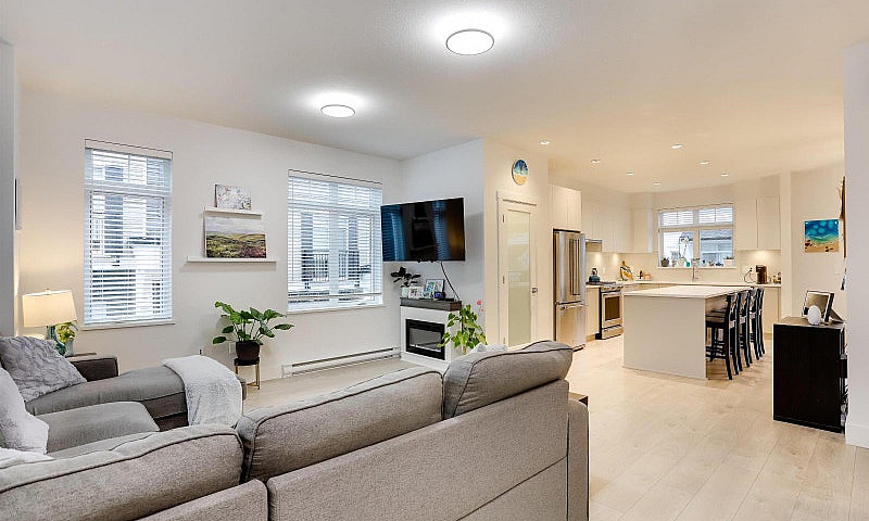 118 2070 Oak Meadows...