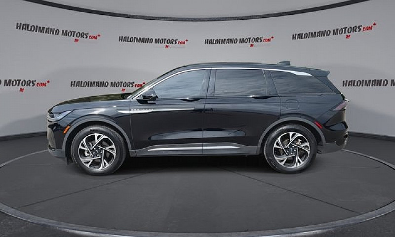 2025 Lincoln Nautilu...