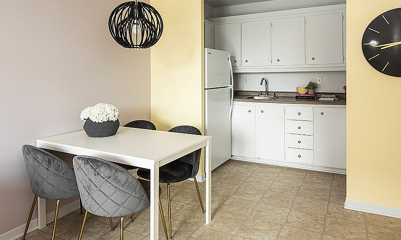 Apartment For Rent: ...