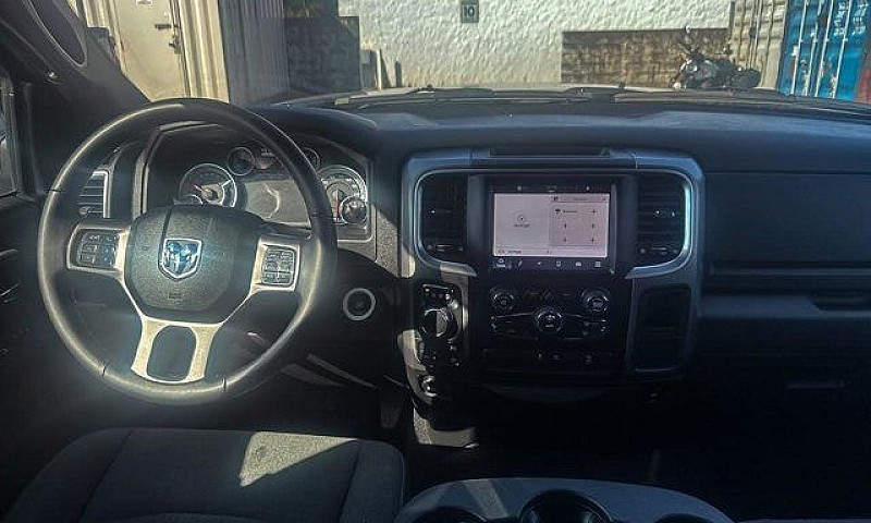 2023 Ram 1500 Classi...