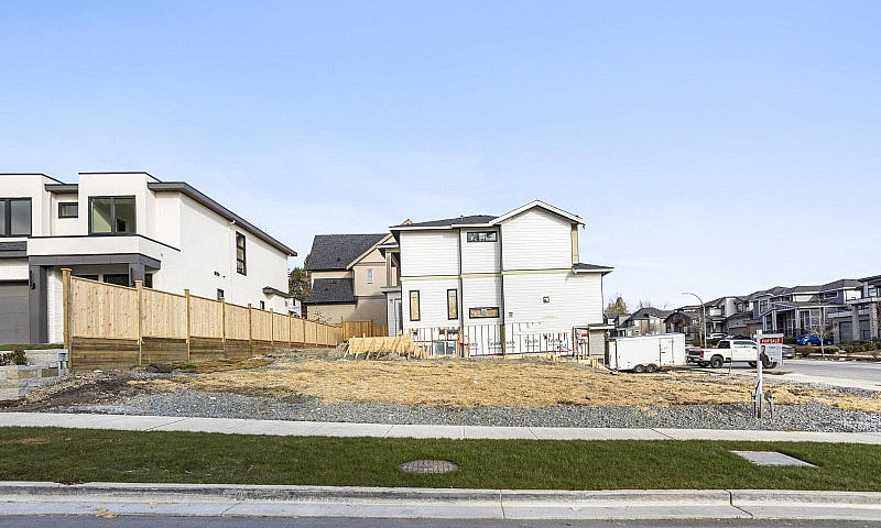 6907 205 Street Lang...