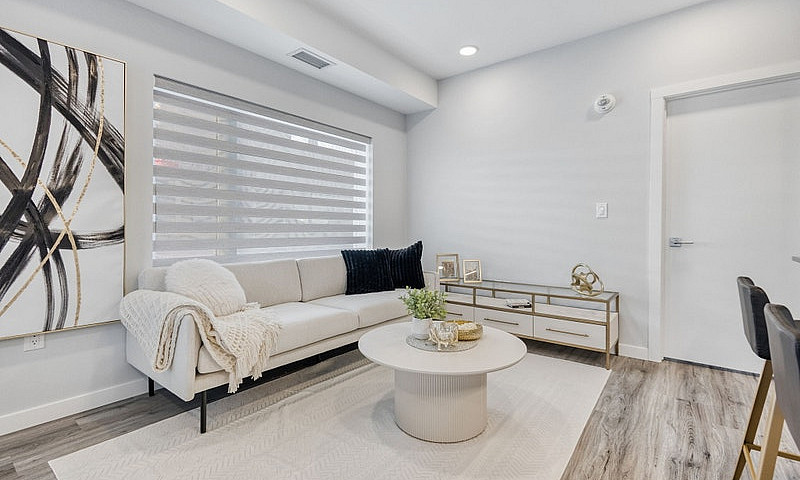 1 Bedroom Plus Den -...