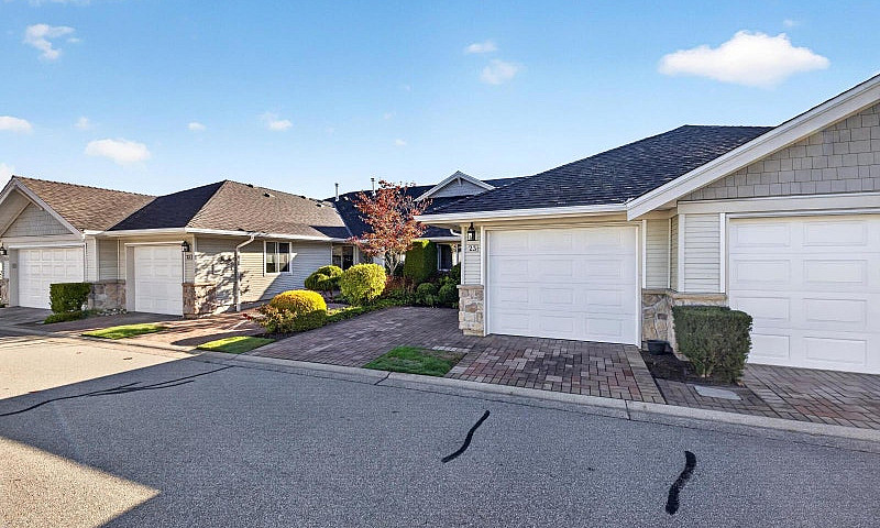 23 17516 4 Avenue Su...