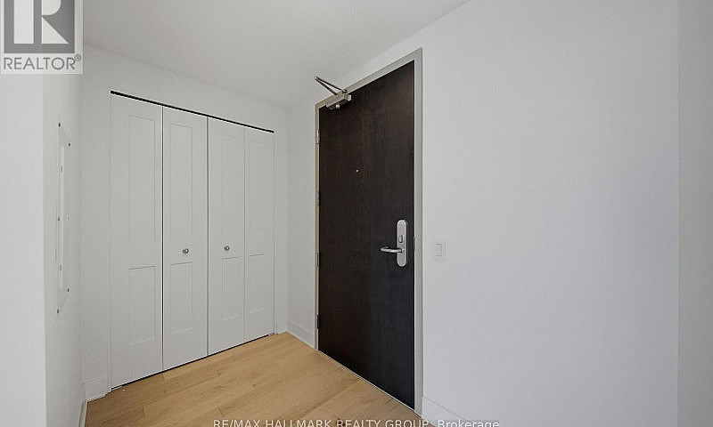 2302 - 180 George St...