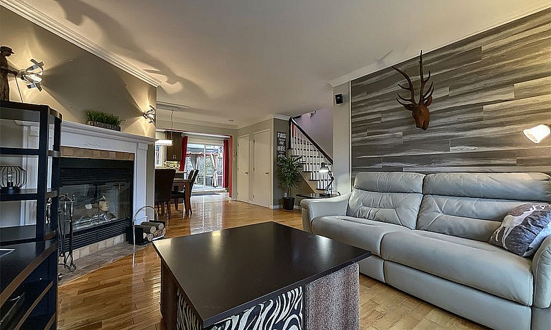 $489,000 - Semi-Deta...