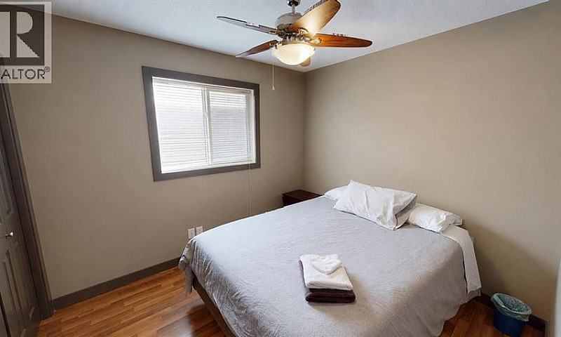 B, 7022 90 Street Gr...