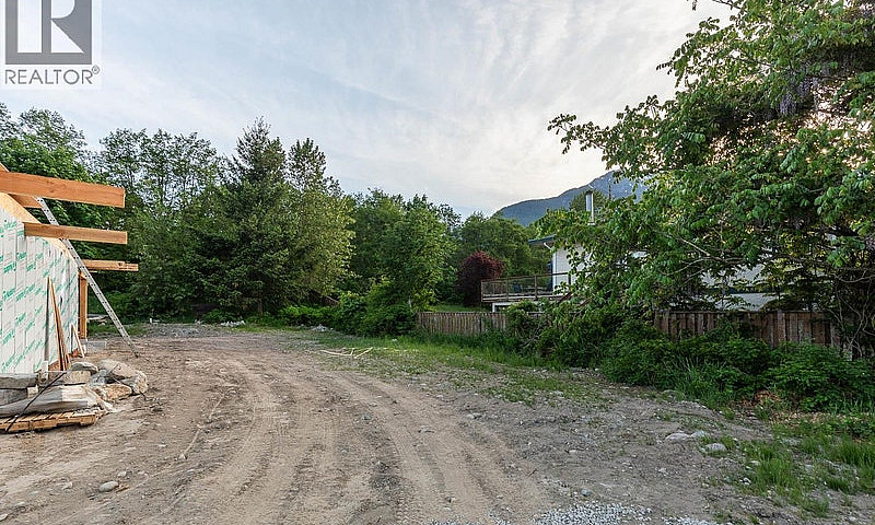 1583 Eagle Run Drive...