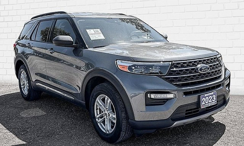 2023 Ford Explorer X...