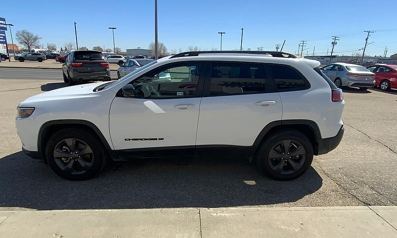 2021 Jeep Cherokee 8...
